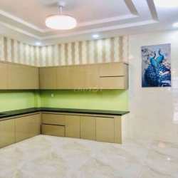 4 PHÒNG HẺM XE TẢI NGAY ỦY BAN QUẬN 