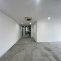 Cho thuê VP Hồng Lĩnh 65m2 có ban công đón ánh nắng tự nhiên