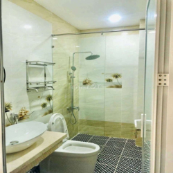 4 PHÒNG HẺM XE TẢI NGAY ỦY BAN QUẬN 