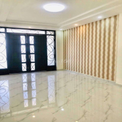 4 PHÒNG HẺM XE TẢI NGAY ỦY BAN QUẬN 