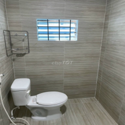 Cho thuê nhà nguyên căn 160m2 MTKD ngang 8m oto Linh đông Thủ Đức 18tr