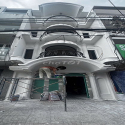 🔥CHO THUÊ CHDV MỚI – TÒA NHÀ VIETTEL 5P\’ - RỘNG 40m2 - BAN CÔNG THOÁNG