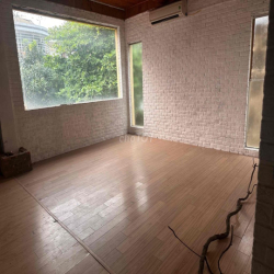Cho thuê mặt bằng 110m2 thông sàn tại 32 ngõ 92 Nguyễn Khánh Toàn