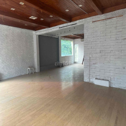 Cho thuê mặt bằng 110m2 thông sàn tại 32 ngõ 92 Nguyễn Khánh Toàn