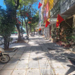 Cho thuê nhà 4 tầng Mặt phố Nguyễn Cảnh dị Làm phòng khám Răng Hàm mặt