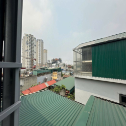 CHO THUÊ NHÀ NGUYÊN CĂN MỚI TINH 7 TẦNG NẰM NGAY MẶT PHỐ KIM GIANG