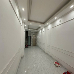 CHO THUÊ NHÀ NGUYÊN CĂN MỚI TINH 7 TẦNG NẰM NGAY MẶT PHỐ KIM GIANG