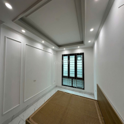 CHO THUÊ NHÀ NGUYÊN CĂN MỚI TINH 7 TẦNG NẰM NGAY MẶT PHỐ KIM GIANG