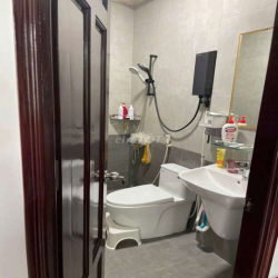 Nhà phố 3 lầu MT đường số khu LPM, đt 5 x 12m.