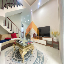VILLA BÉ XINH SẠCH THƠM MÁT XÁCH VALI VÀO Ở LIỀN