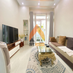 VILLA BÉ XINH SẠCH THƠM MÁT XÁCH VALI VÀO Ở LIỀN