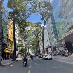 Cho thuê nhà mặt phố, Q1, Bùi Thị Xuân. 10x20m, 2 lầu ( nhiều căn  )