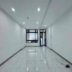 Nguyên căn 5x21m (Hầm 4 tầng) k thang máy, sàn trống giá chỉ 30tr
