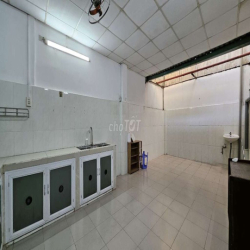 Cho thuê nhà nguyên căn 2 tầng, 3PN 200m2 giá chỉ 14tr