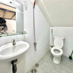 mặt bằng Mặt Tiền Kinh Doanh Chổ Ngủ Lại Ngay Bà Hom - Đường