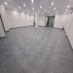 Nhà phố Nguyễn Văn Huyên - Diện tích 140m x 6 tầng  1 hầm, thông sàn