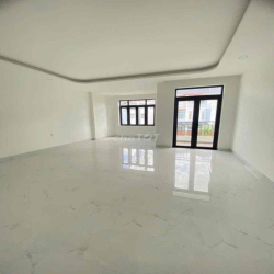 CHO THUÊ NHÀ PHỐ 4 TẦNG 4 PHÒNG 6*20 KDC LIÊN PHƯỜNG SÀN TRỐNG SUỐT