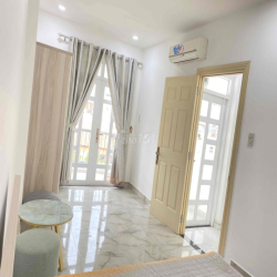 PN TÁCH BẾP 50m2 BAN CÔNG SIÊU RỘNG TRUNG TÂM QUẬN 7 GẦN KINH TẺ