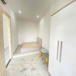 PN TÁCH BẾP 50m2 BAN CÔNG SIÊU RỘNG TRUNG TÂM QUẬN 7 GẦN KINH TẺ