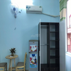 Căn hộ Ban Công full nội thất, Canh Etown, bên hông chợ Hoàng Hoa Thám