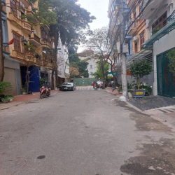Nhà 5 tầng ngõ 6 phố Trần Quốc Hoàn đường rộng để ô tô - xe máy