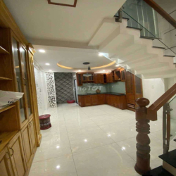 Nhà mới vào ở luôn