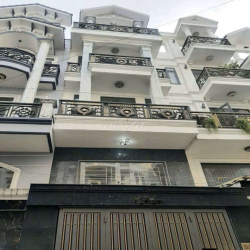 Nhà mới vào ở luôn