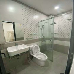 Nhà mới vào ở luôn