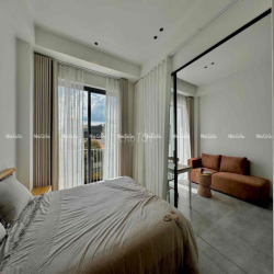 STUDIO BAN CÔNG GẦN AEON/CÔNG VIÊN NHÀ MỚI 30m2 FULL NỘI THẤT NEW NEW