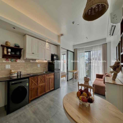 STUDIO BAN CÔNG GẦN AEON/CÔNG VIÊN NHÀ MỚI 30m2 FULL NỘI THẤT NEW NEW