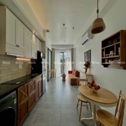 STUDIO BAN CÔNG GẦN AEON/CÔNG VIÊN NHÀ MỚI 30m2 FULL NỘI THẤT NEW NEW