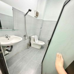 CHO THUÊ STUDIO CỬA SỔ TRỜI ĐẦY ĐỦ NỘI THẤT NGAY SÁT BỆNH VIỆN CHỢ RẪY