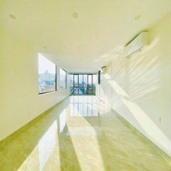 TÒA NHÀ ỐP KÍNH-72C Lê Văn Sỹ, 6x20, 600m2 Sàn, CÓ Hầm, PCCC Đầy Đủ