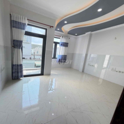 Nhà mới 4 phòng +ST gần Chợ Cầu ván (full 4 máy lạnh)