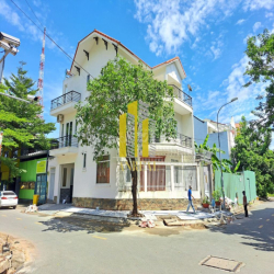 VILLA HẦM 2 LẦU 4 PHÒNG GIÁ 35 TRIỆU 
