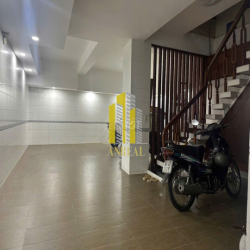 VILLA HẦM 2 LẦU 4 PHÒNG GIÁ 35 TRIỆU 