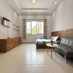 CĂN HỘ FULL NT CỬA SỔ TRỜI, TÁCH BẾP 1PN MỚI TOANH NGAY KHU TÊN LỬA