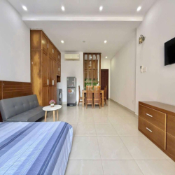 CĂN HỘ FULL NT CỬA SỔ TRỜI, TÁCH BẾP 1PN MỚI TOANH NGAY KHU TÊN LỬA