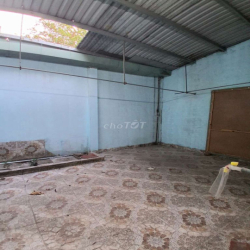 Nhà gần trường tiểu học Phú Tân mặt tiền đường nhựa lớn thông dài