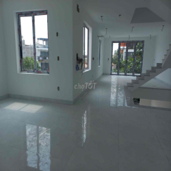 NHÀ MỚI CHO THUÊ- MẶT TIỀN ĐƯỜNG DƯƠNG THỊ GIANG , P.TÂN THỚI NHẤT