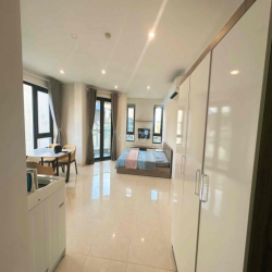 Căn hộ dịch vụ studio full đồ 37,8m2 ở 26 Nguyên Hồng Đống Đa