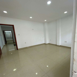 NHÀ MỚI ĐẸP ĐỐI DIỆN VẠN PHÚC. 1 TRỆT 1 LỬNG 2 LẦU, 4PN 5WC