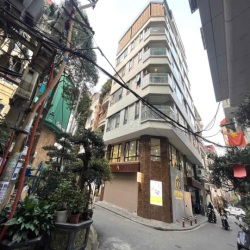 Căn hộ dịch vụ studio full đồ 37,8m2 ở 26 Nguyên Hồng Đống Đa
