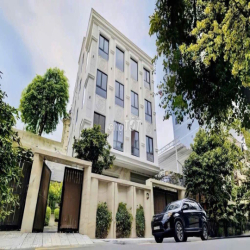 TOÀ NHÀ 1.680M2 KHU VĂN PHÒNG CAO CẤP P. TÂN ĐỊNH QUẬN 1