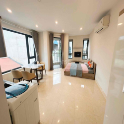 Căn hộ dịch vụ studio full đồ 37,8m2 ở 26 Nguyên Hồng Đống Đa