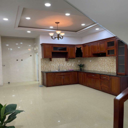 NHÀ MỚI ĐẸP ĐỐI DIỆN VẠN PHÚC. 1 TRỆT 1 LỬNG 2 LẦU, 4PN 5WC