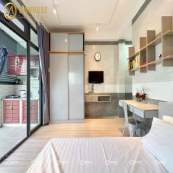 Căn hộ dịch vụ bancol studio/tách bếp Tân Phú