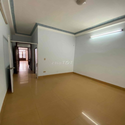 CHO THUÊ NHÀ NGUYÊN CĂN MT NỘI BỘ Q.TP gần 2 chợ tân hương nguyễn sơn