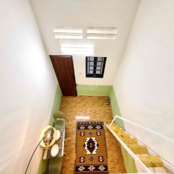 CĂN HỘ DỊCH VỤ FULL NỘI THẤT GÁC CAO 2m ĐƯỜNG TL 10 GẦN TÊN LỬA