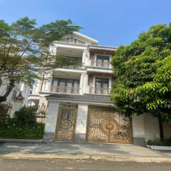 Biệt thự View Sông Bình Lợi. DT 10X20M. Trệt 2 Lầu áp mái